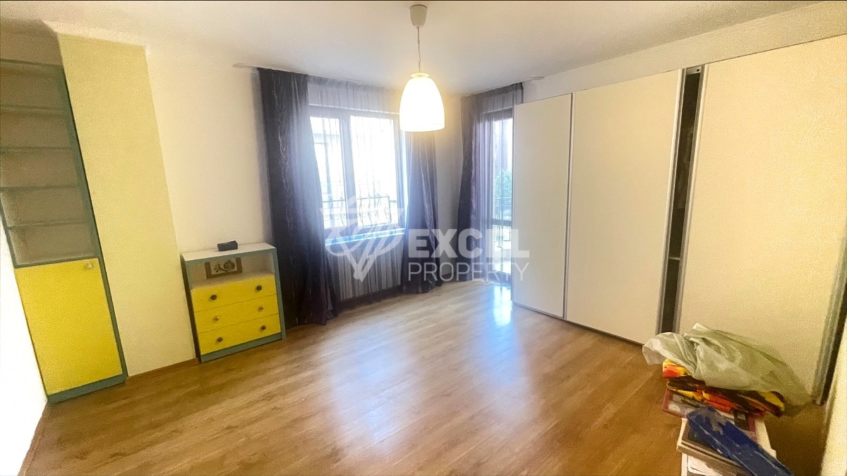 Голям апартамент в кв. Черно Море, подходящ за голямо семейство