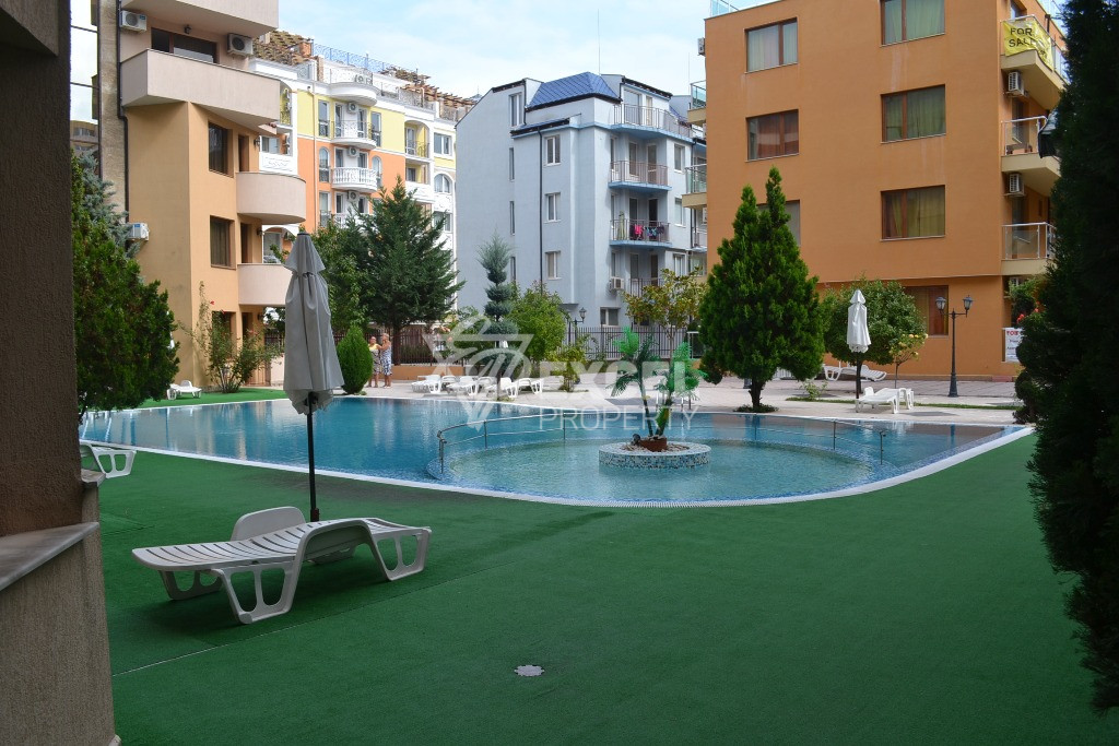 Красиво обзаведен двустаен апартамент в центъра на Слънчев бряг