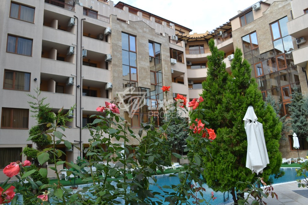 Красиво обзаведен двустаен апартамент в центъра на Слънчев бряг