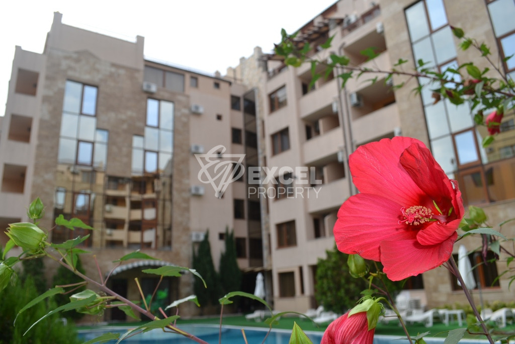 Красиво обзаведен двустаен апартамент в центъра на Слънчев бряг