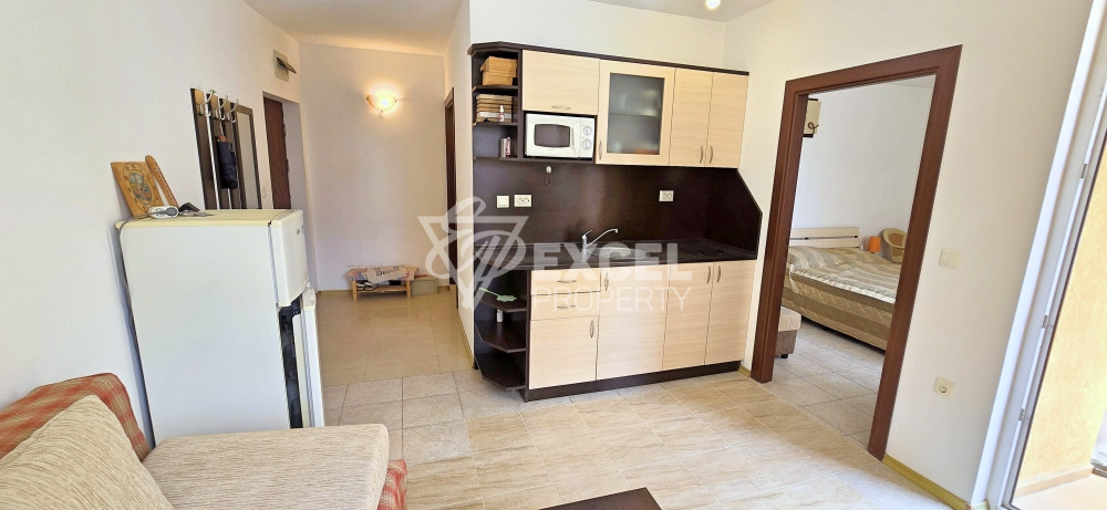 Двустаен обзаведен апартамент в хубав комплекс в центъра на Слънчев бряг