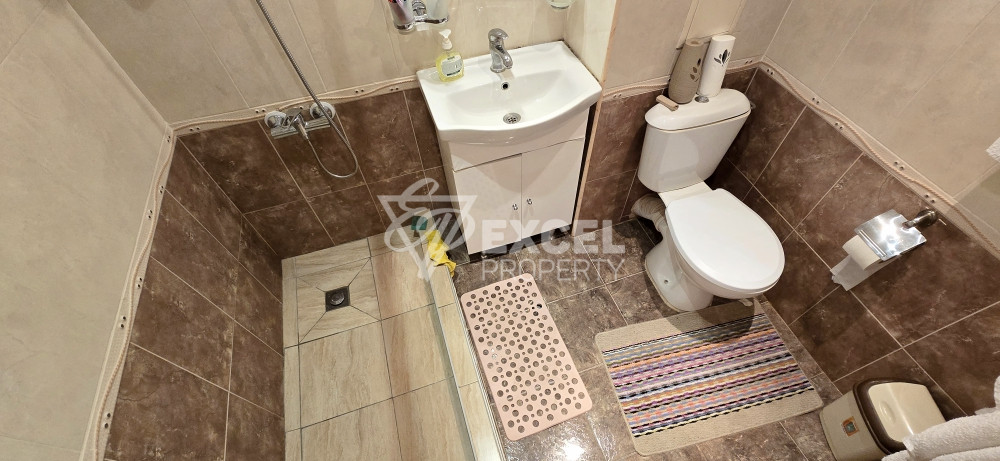 Тристаен обзаведен апартамент в Свети Влас близо до плажа