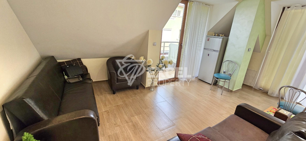 Тристаен обзаведен апартамент в Свети Влас близо до плажа