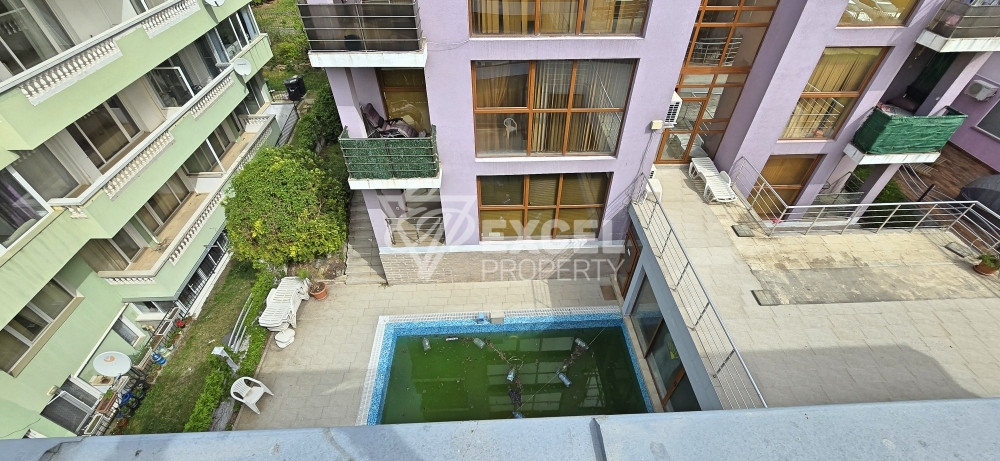 Тристаен обзаведен апартамент в Свети Влас близо до плажа