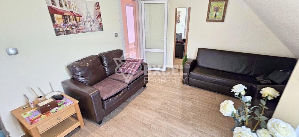 Тристаен обзаведен апартамент в Свети Влас близо до плажа