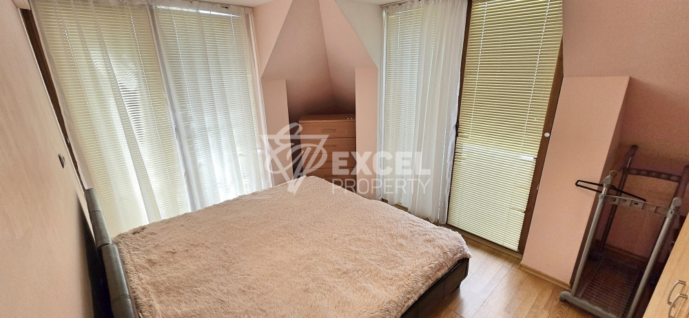 Тристаен обзаведен апартамент в Свети Влас близо до плажа