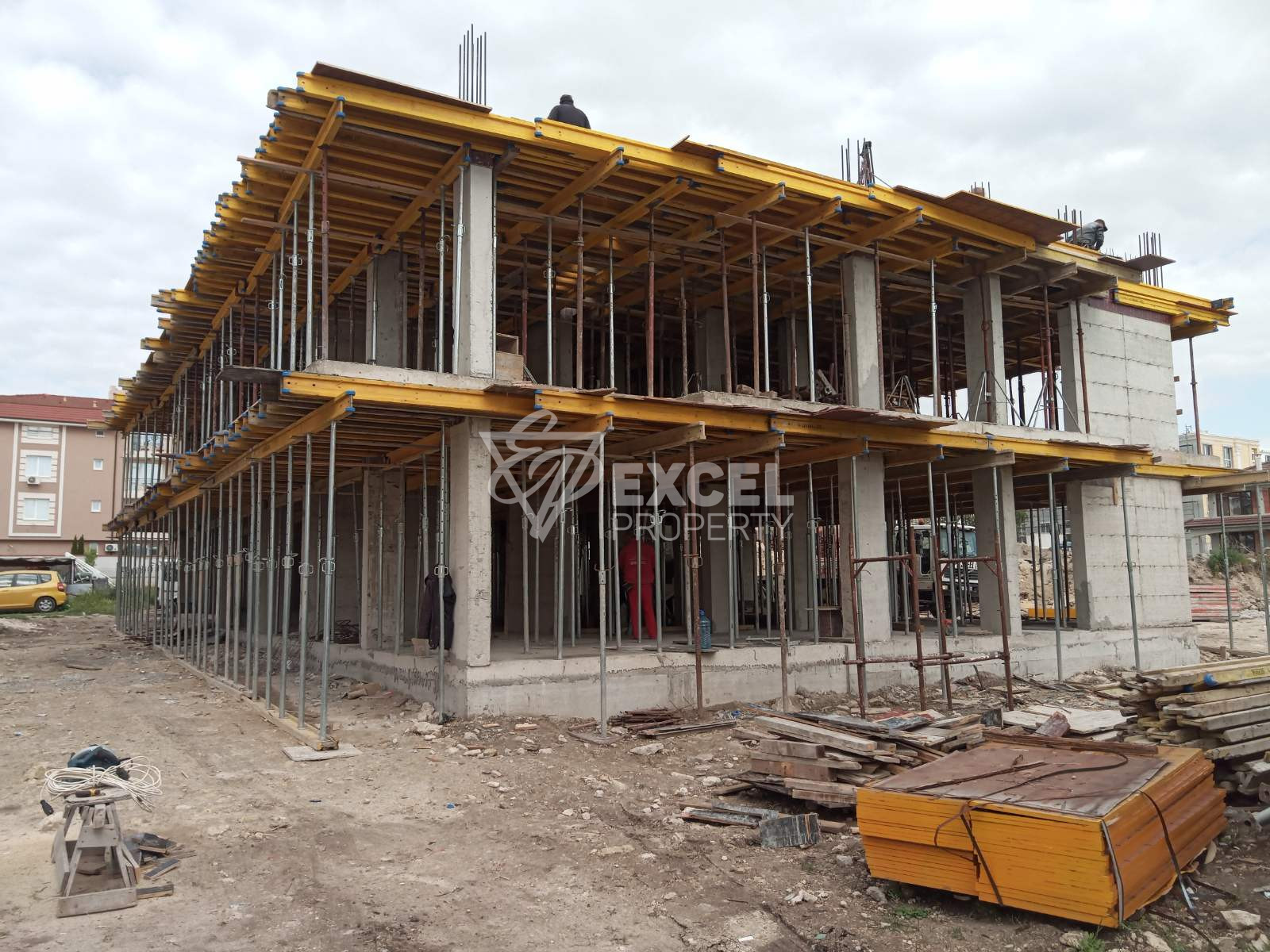 Изгодно предложение за инвестиция в новострояща се сграда в центъра на Равда