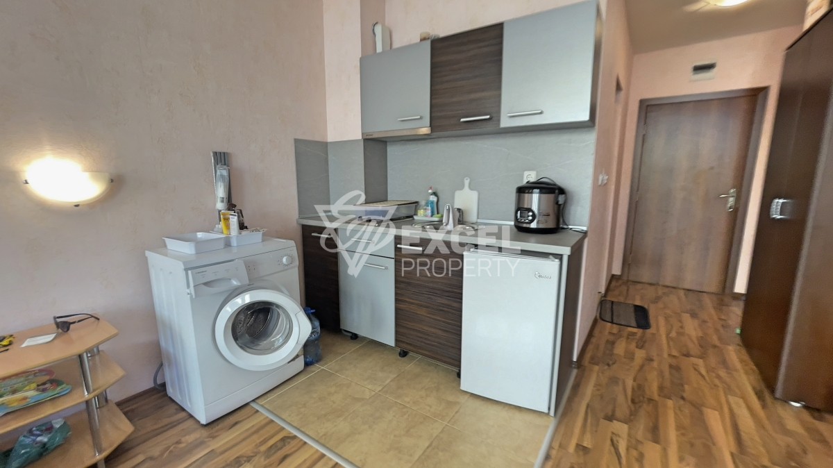 Студио в затворен комплекс на 450 м от морето в Свети Влас