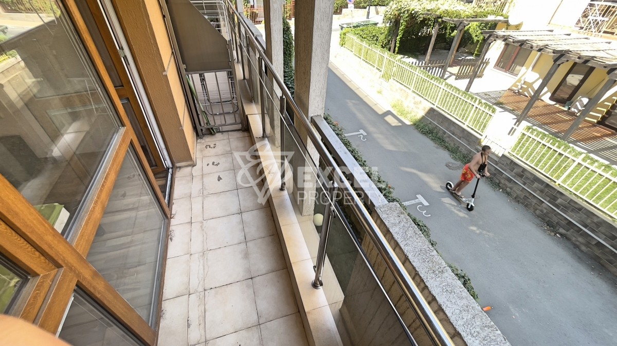 Студио в затворен комплекс на 450 м от морето в Свети Влас