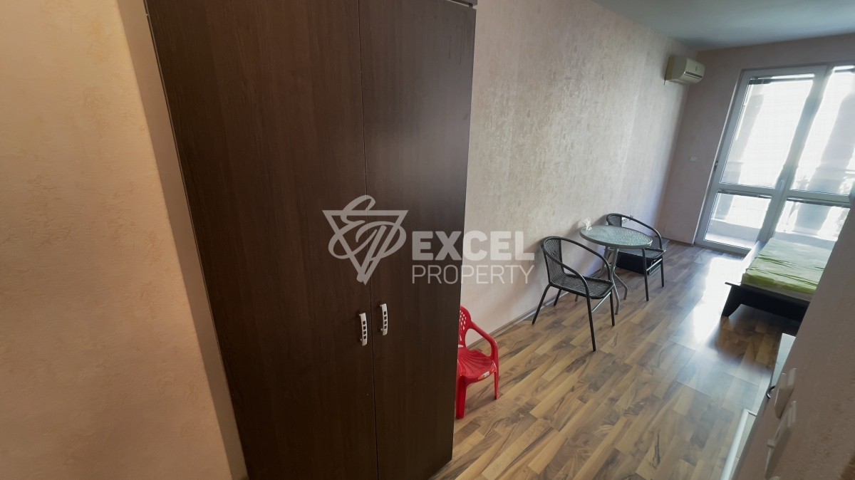 Студио в затворен комплекс на 450 м от морето в Свети Влас