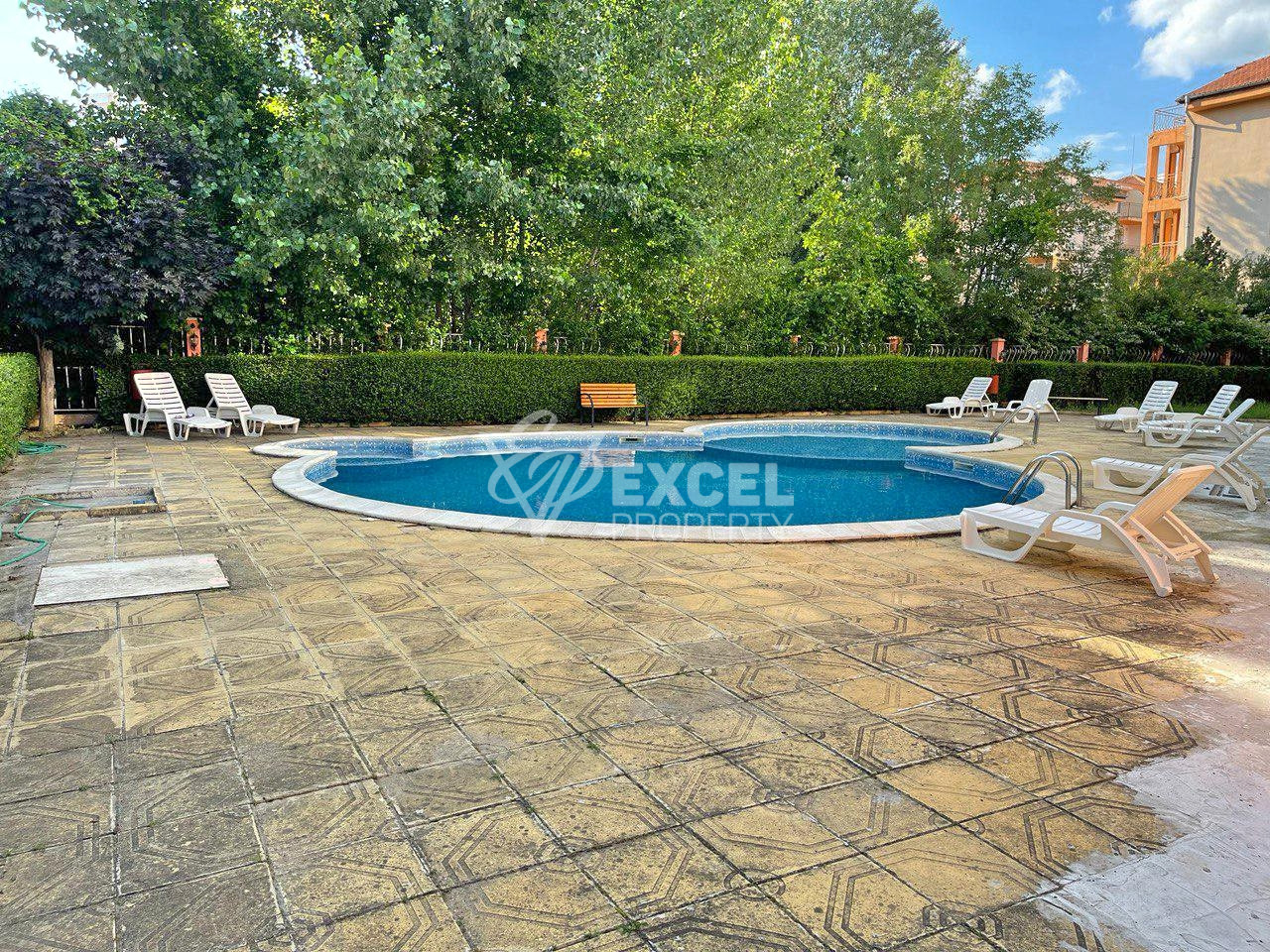 Тристаен, обзаведен имот без такса за поддръжка-Слънчев Бряг