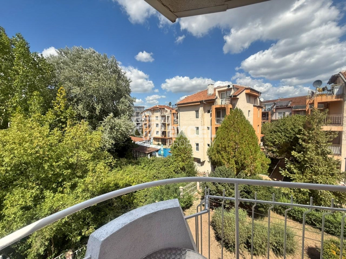 Тристаен, обзаведен имот без такса за поддръжка-Слънчев Бряг