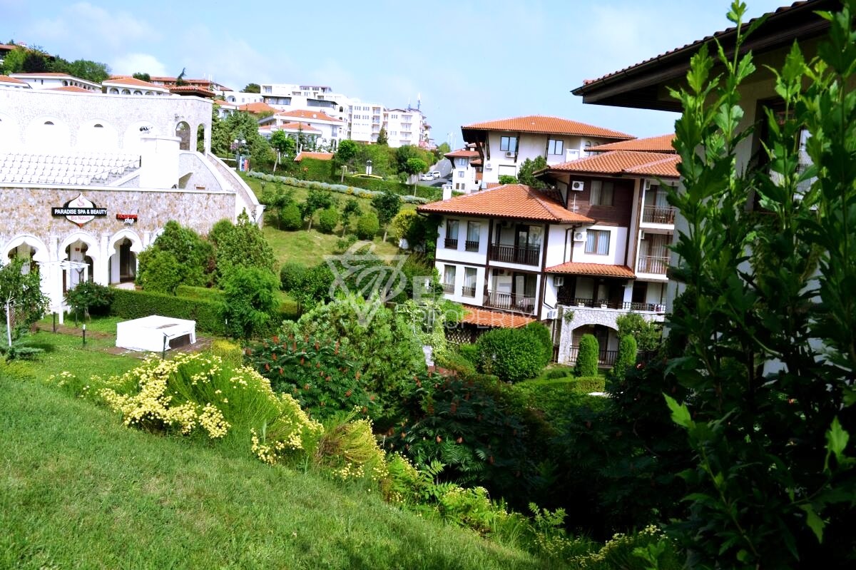 Тристаен имот-гледка море, басейн и планина, Свети Влас