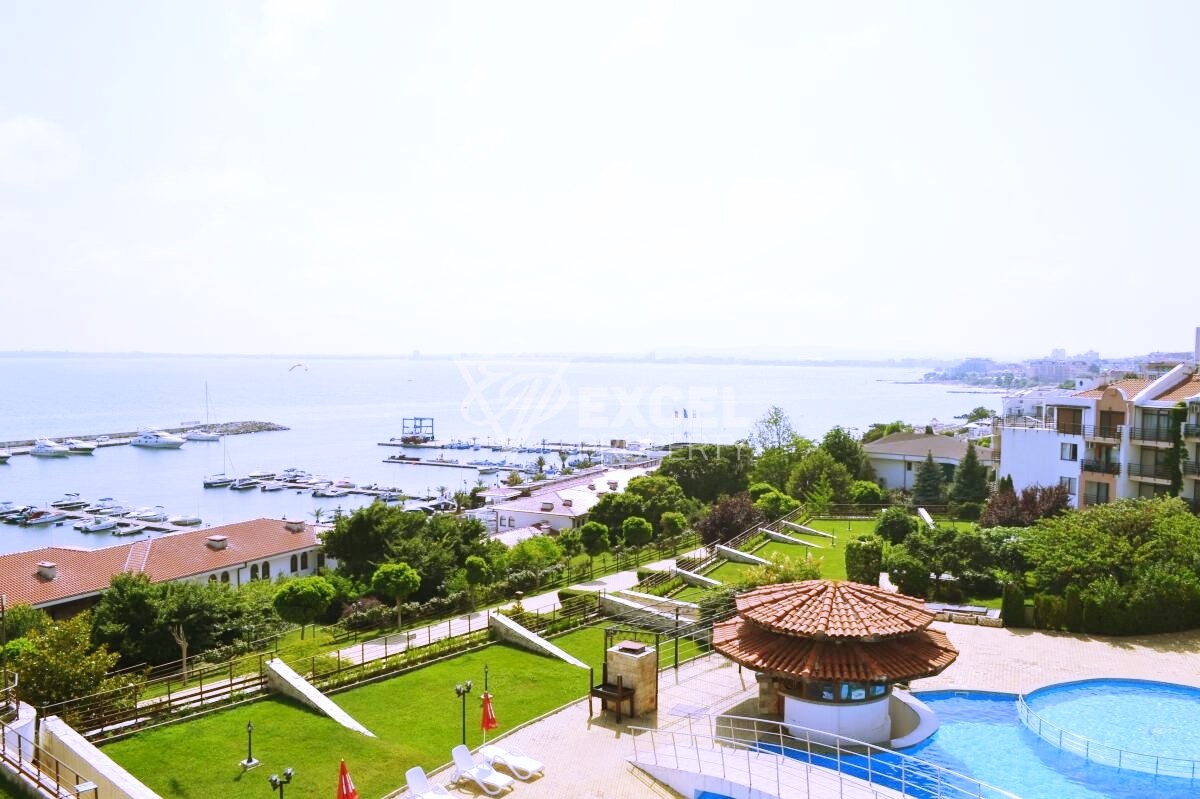 Тристаен имот-гледка море, басейн и планина, Свети Влас