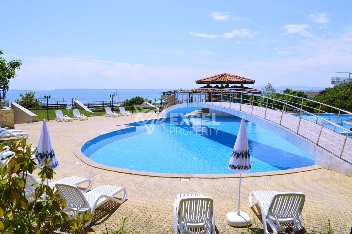 Тристаен имот-гледка море, басейн и планина, Свети Влас