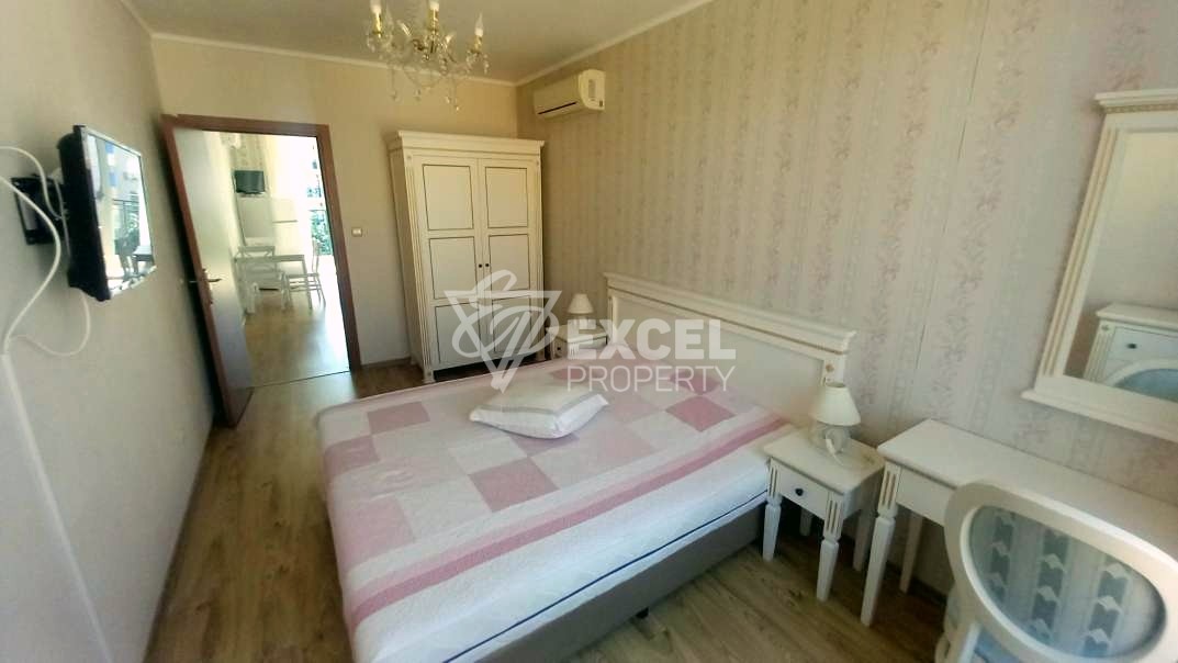 Двустаен, обзаведен имот в комплекс Даун Парк- гледка басейн