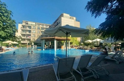 Двустаен, обзаведен имот в комплекс Даун Парк- гледка басейн