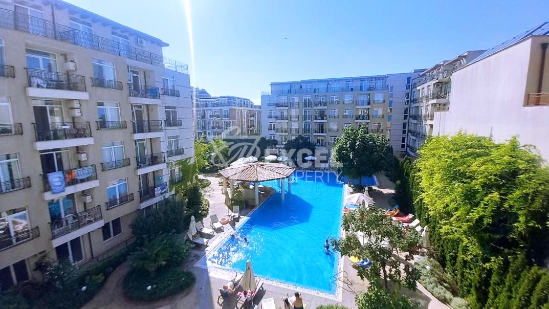 Двустаен, обзаведен имот в комплекс Даун Парк- гледка басейн