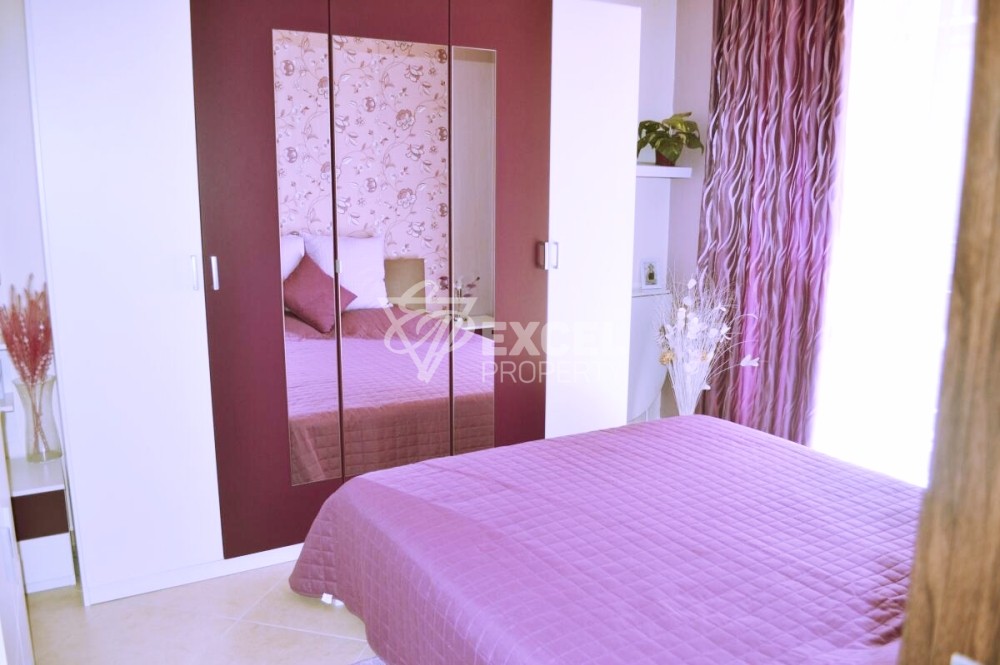 Тристаен имот с мебели в района на Какао Бийч, Слънчев Бряг