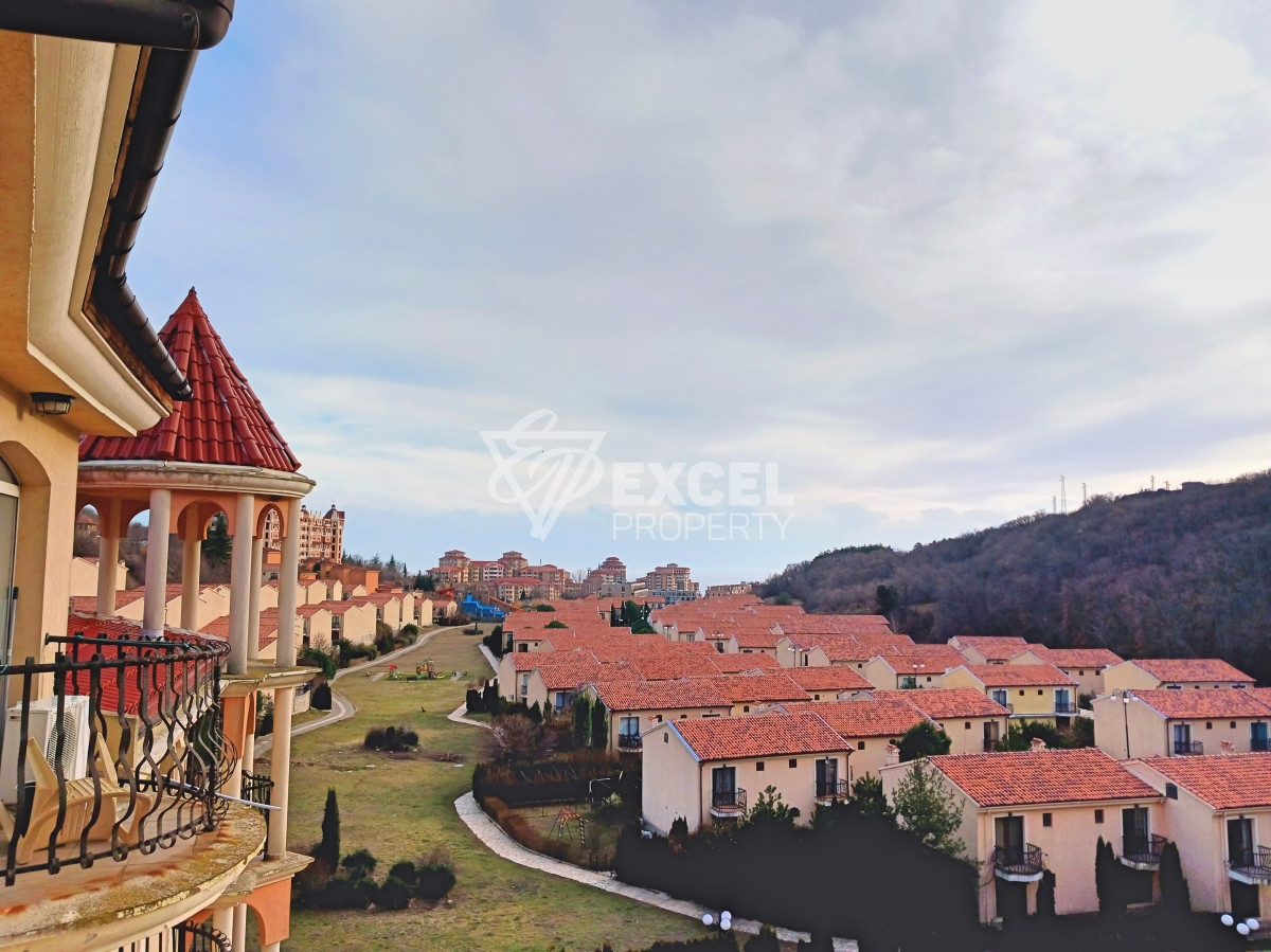 Просторен обзаведен имот с една спалня-Елените