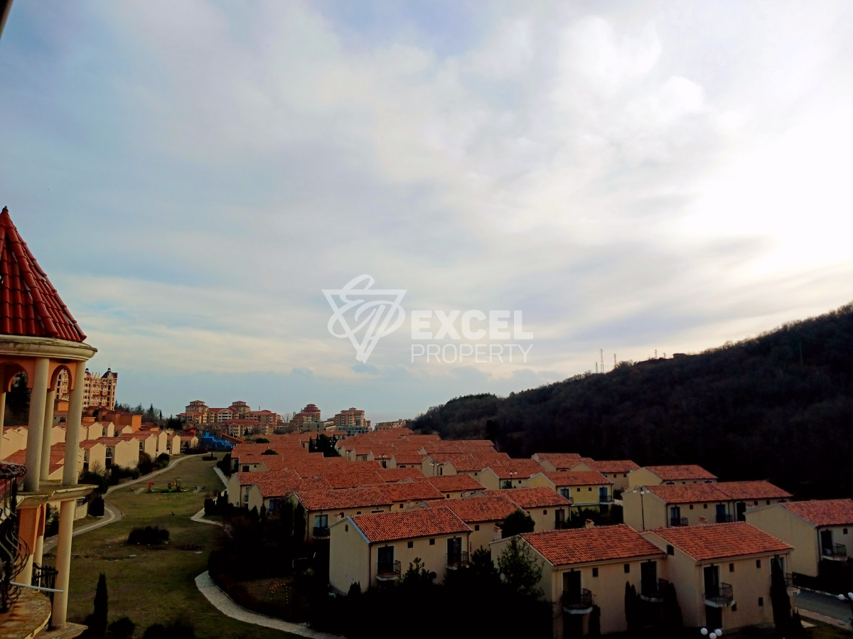 Просторен обзаведен имот с една спалня-Елените