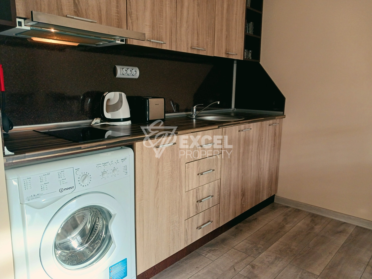 Просторен обзаведен имот с една спалня-Елените