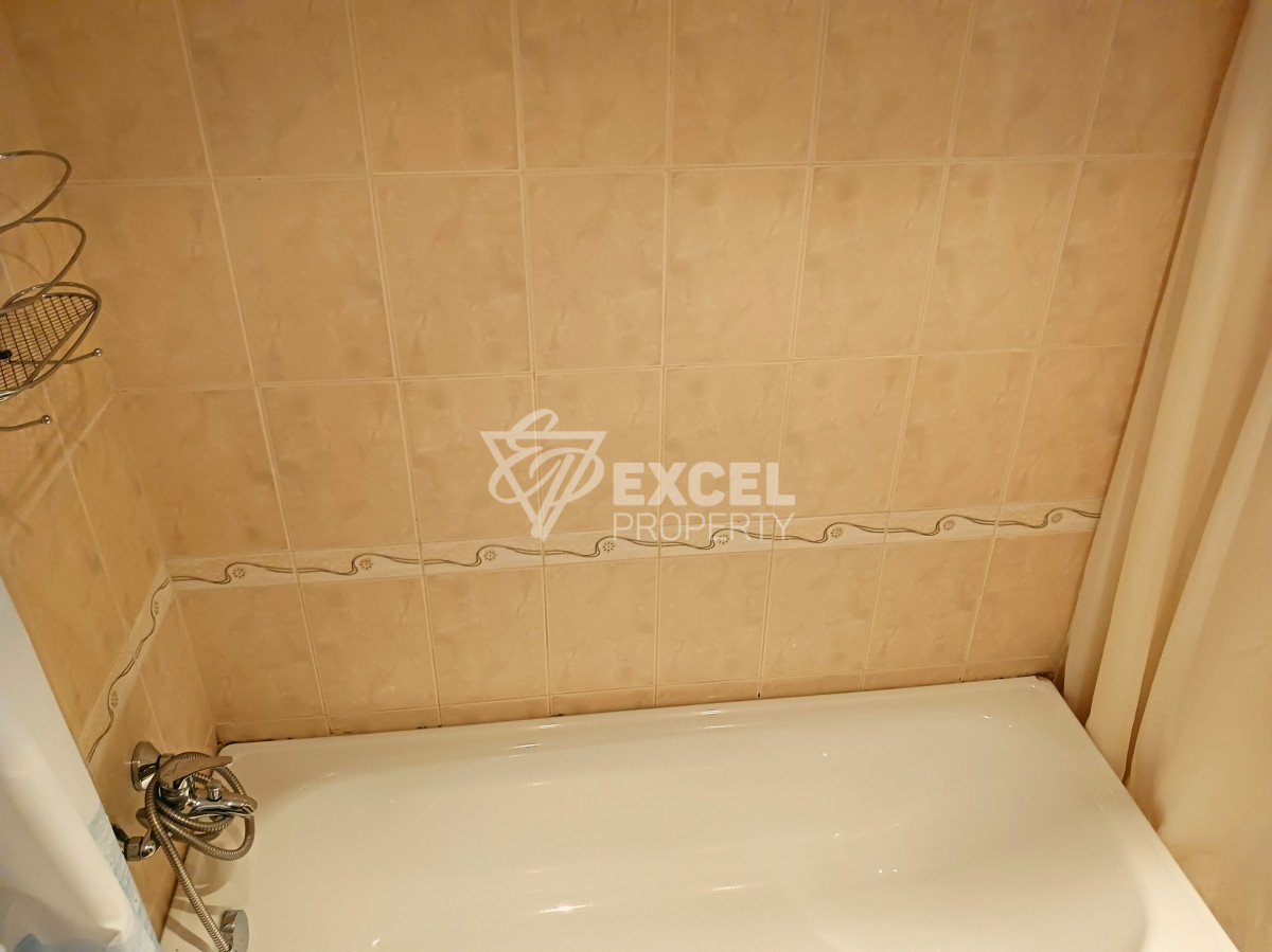 Просторен обзаведен имот с една спалня-Елените