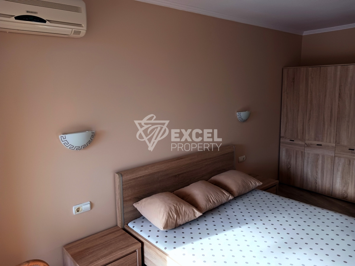 Просторен обзаведен имот с една спалня-Елените