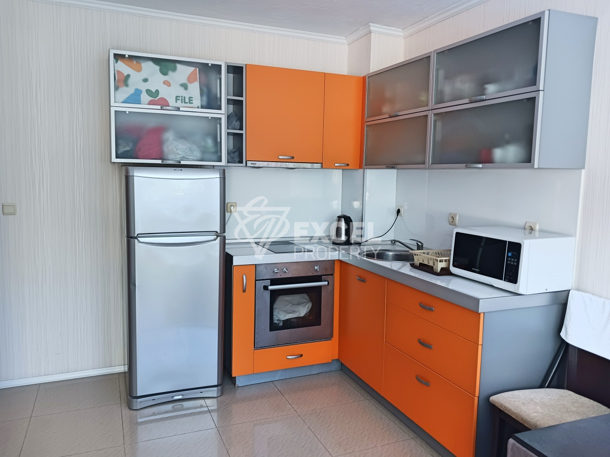 Двустаен имот на 50м от плажната ивица в Слънчев Бряг