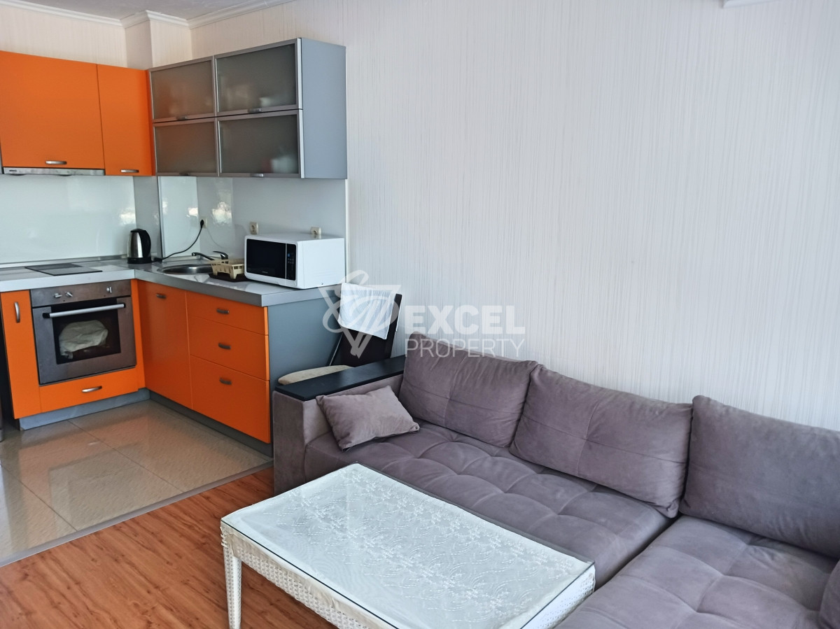 Двустаен имот на 50м от плажната ивица в Слънчев Бряг