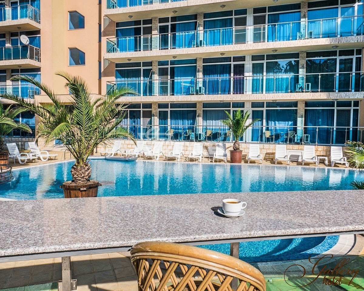 Двустаен имот на 50м от плажната ивица в Слънчев Бряг