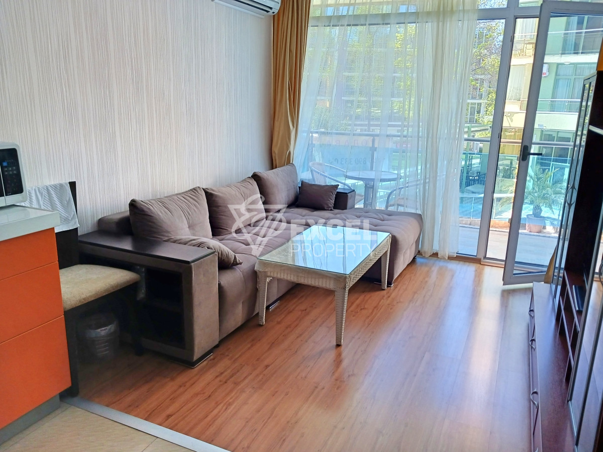 Двустаен имот на 50м от плажната ивица в Слънчев Бряг