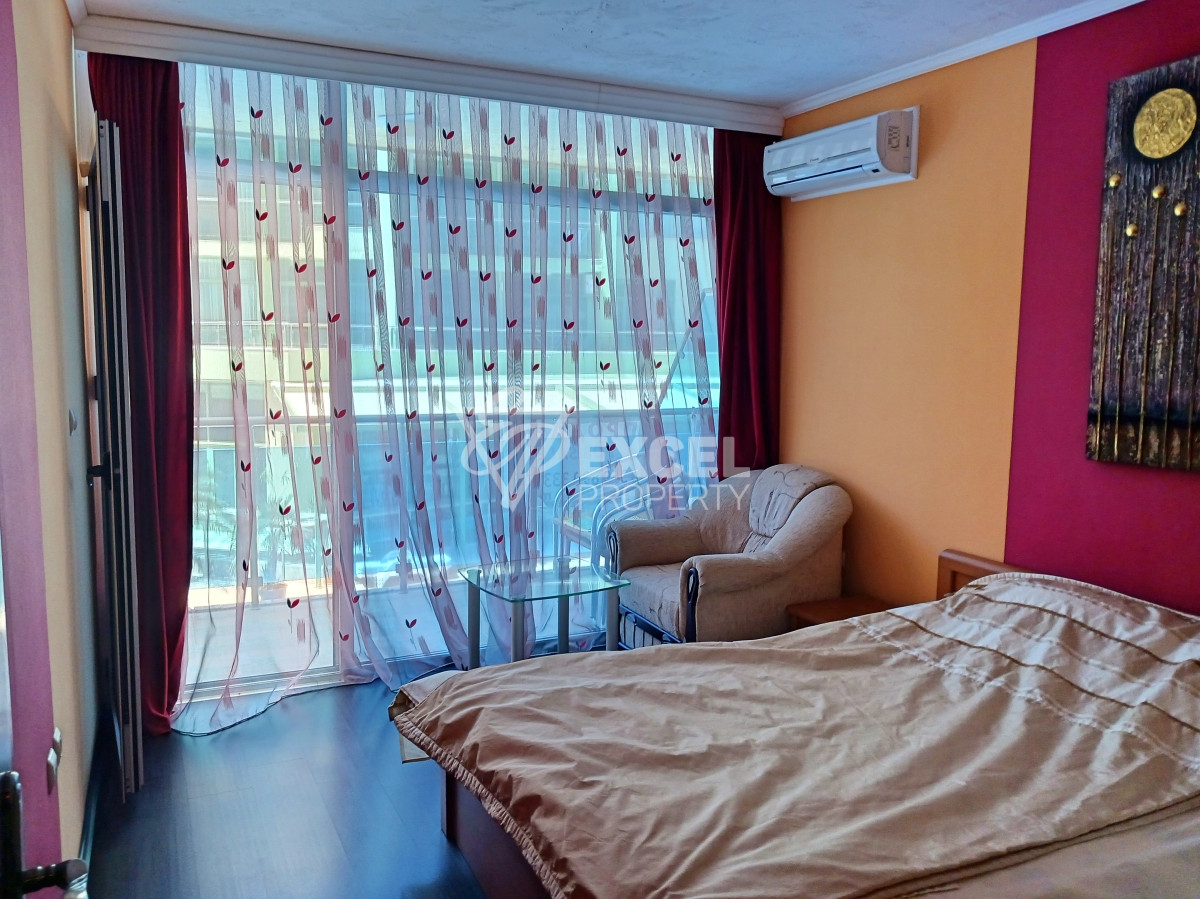 Двустаен имот на 50м от плажната ивица в Слънчев Бряг