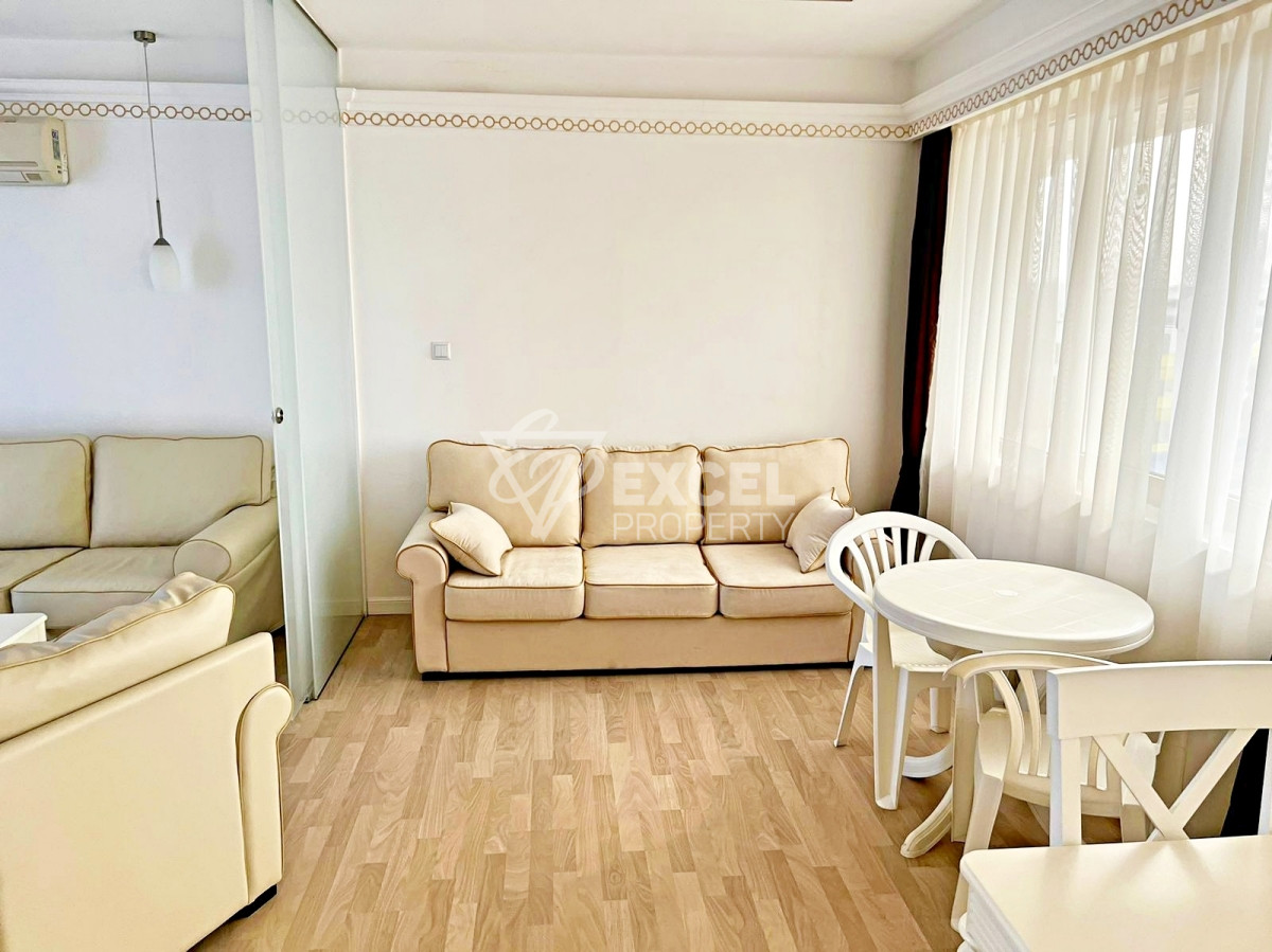 Двустаен имот  с гледка море-Слънчев бряг, на първа линия