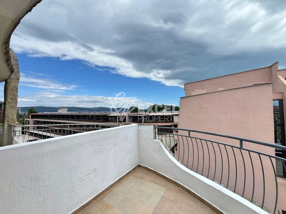 Тристаен обзаведе имот-комплекс Гренада, Слънчев Бряг