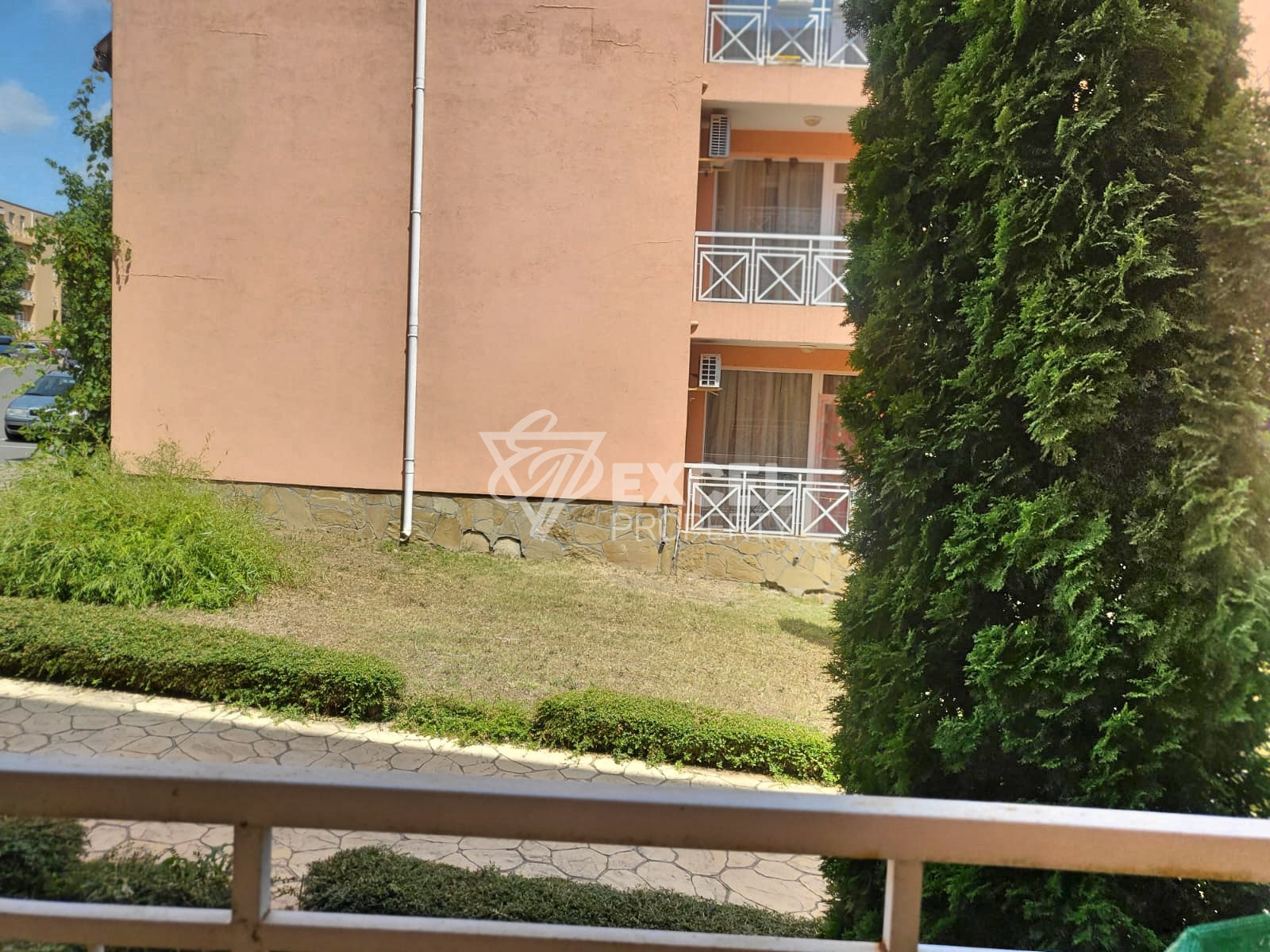 Тристаен имот на партера, с две тераси- Съни Дей 6 комплекс