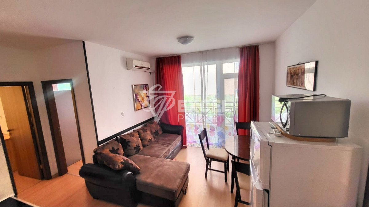 Тристаен имот на партера, с две тераси- Съни Дей 6 комплекс