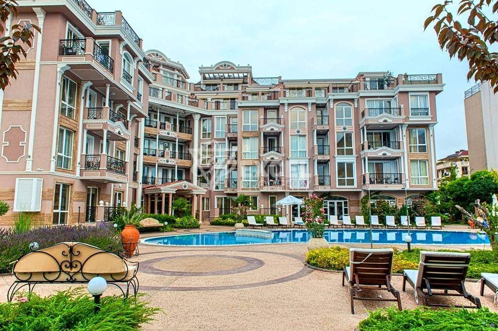 Нов апартамент с мебели- Изида Палас 1 комплекс