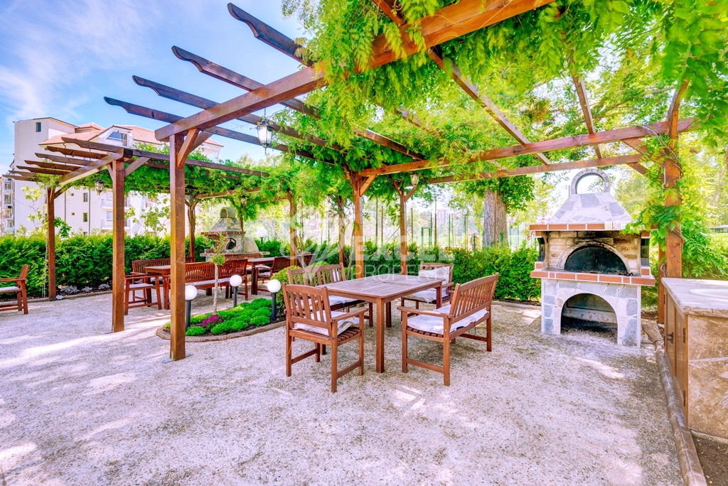 Нов апартамент с мебели- Изида Палас 1 комплекс