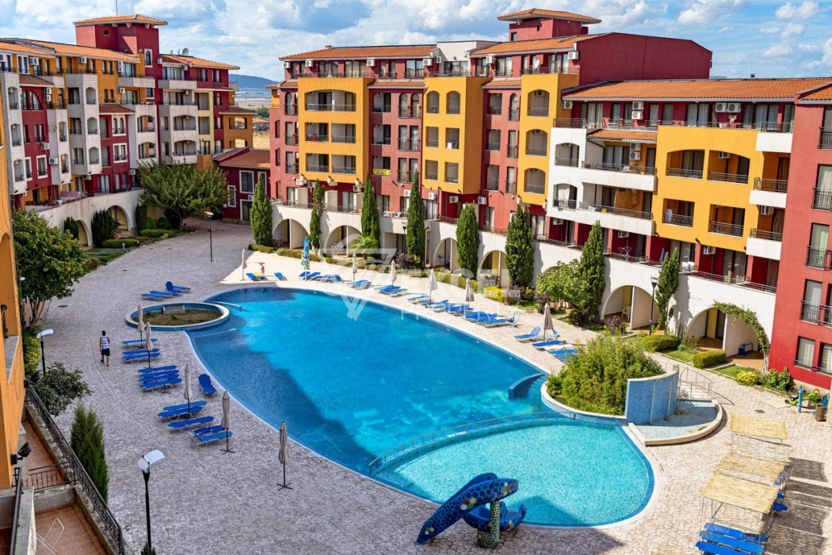 Мебелирано студио, с отделна спална зона- Марина Кейп, на 200м. от морето