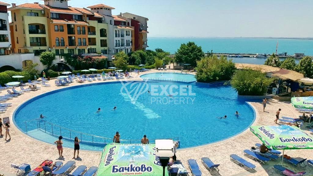 Мебелирано студио, с отделна спална зона- Марина Кейп, на 200м. от морето