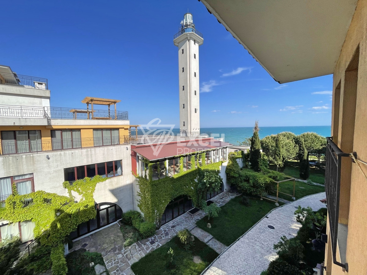 Обзаведен, просторен  имот с гледка море- Марина Кейп, Ахелой