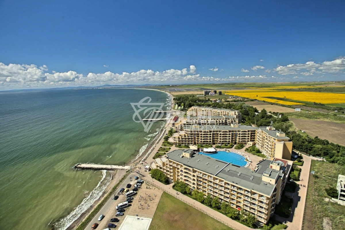 Студио на първа линия в Ахелой, подходящо за отдаване под наем