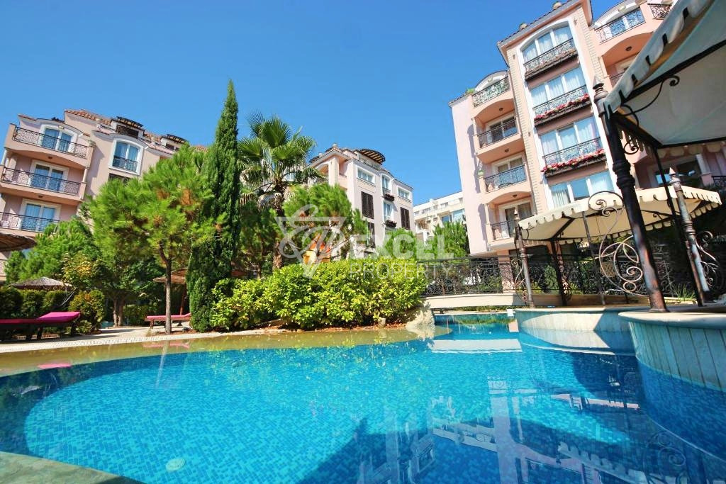 Двустаен, обзаведен имот в района на плаж Какао-Слънчев бряг