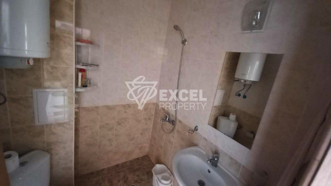 Двустаен обзаведен имот-в района на Слънчев бряг с платена такса поддръжка