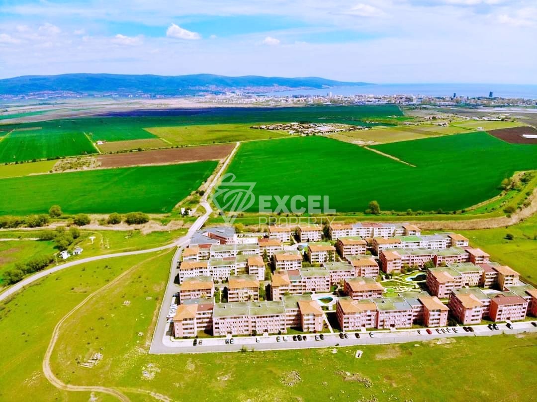 Двустаен обзаведен имот-в района на Слънчев бряг с платена такса поддръжка