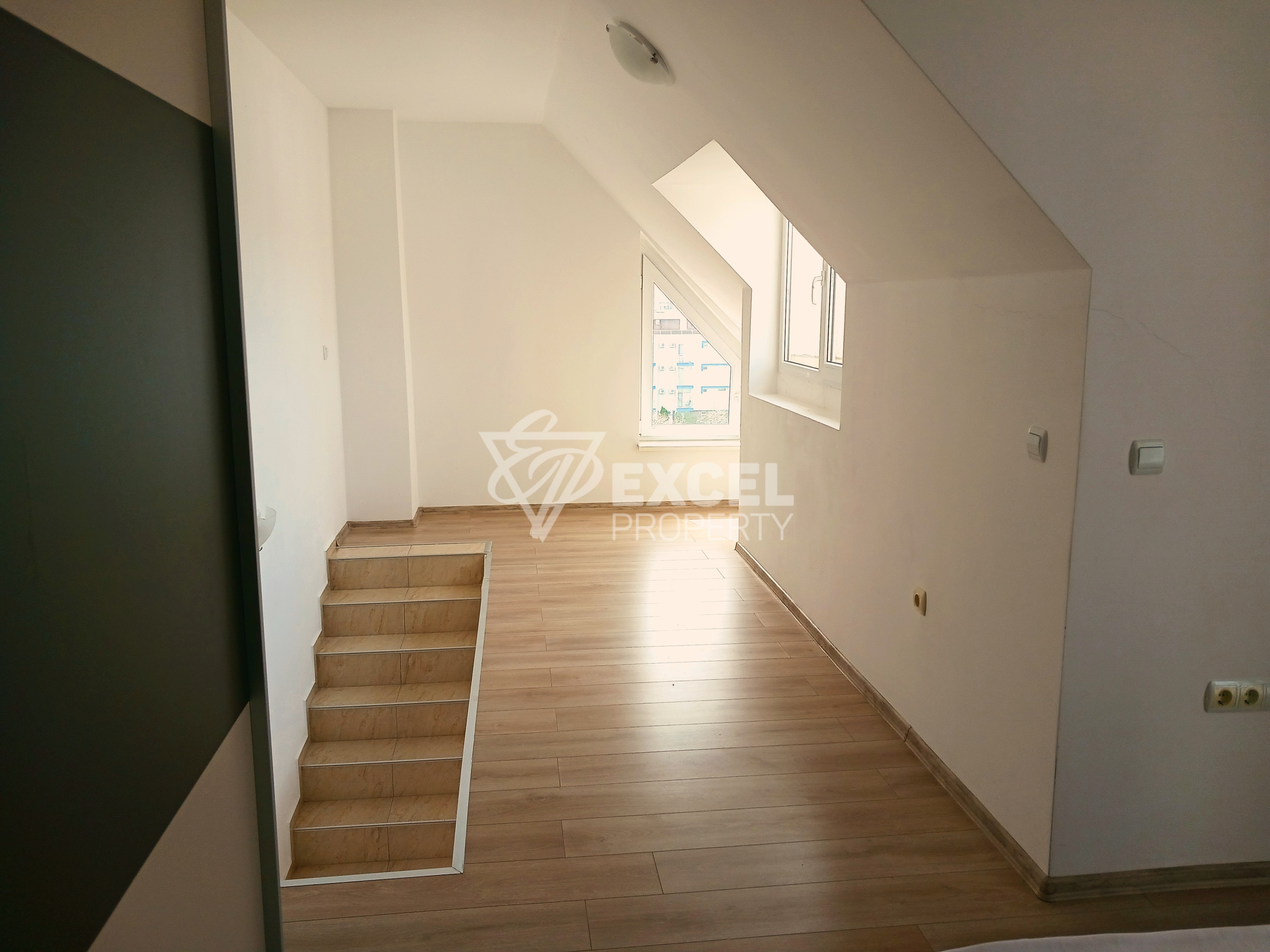 Просторен двустаен имот- мезонет, в комплекс Сий Даймънд