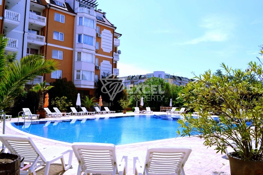 Тристаен имот с мебели, партер в района на Какао Бийч