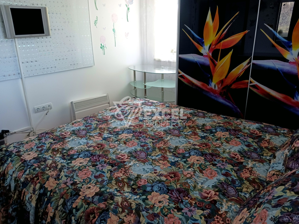 Тристаен имот с мебели, партер в района на Какао Бийч