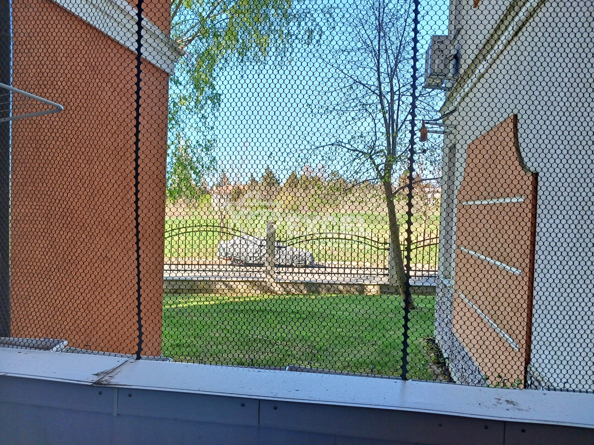 Тристаен имот с мебели, партер в района на Какао Бийч